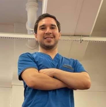 Odontólogo del equipo clínico de Ayala Dental Group